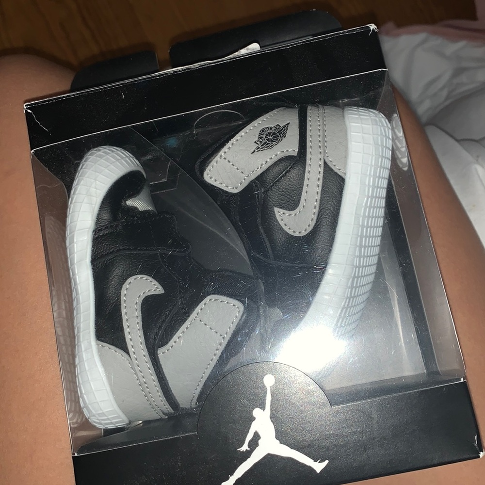 Jordan 1 crib booties